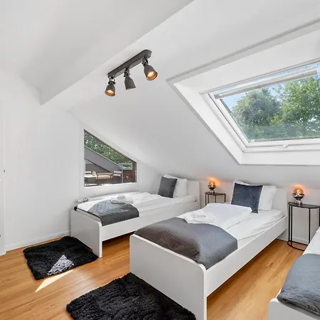 Backhome - Business&family - Parken, 3-zimmer, Smarttv, Balkon, Waschmaschine, Ruhige Stadtrand-lage, Netflix, 60qm, 24h Checkin