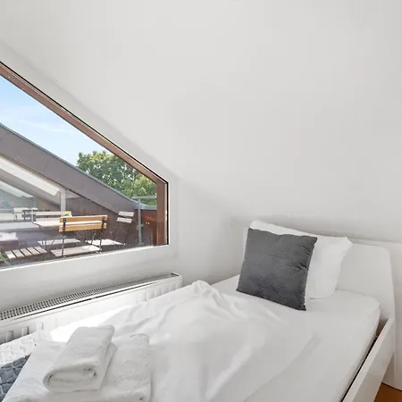 Backhome - Business&family - Parken, 3-zimmer, Smarttv, Balkon, Waschmaschine, Ruhige Stadtrand-lage, Netflix, 60qm, 24h Checkin Daire *