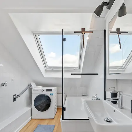 Daire Backhome - Business&family - Parken, 3-zimmer, Smarttv, Balkon, Waschmaschine, Ruhige Stadtrand-lage, Netflix, 60qm, 24h Checkin