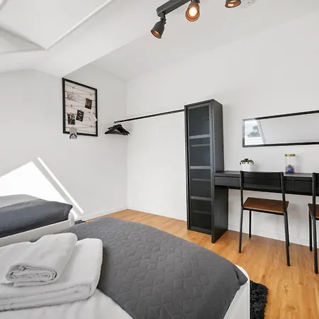 Apartment Backhome - Business&family - Parken, 3-zimmer, Smarttv, Balkon, Waschmaschine, Ruhige Stadtrand-lage, Netflix, 60qm, 24h Checkin Ludwigsburg