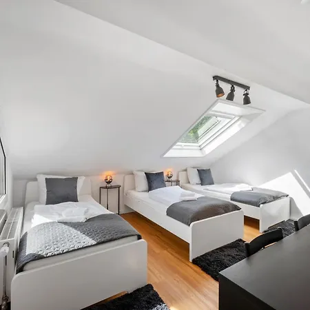 Backhome - Business&family - Parken, 3-zimmer, Smarttv, Balkon, Waschmaschine, Ruhige Stadtrand-lage, Netflix, 60qm, 24h Checkin *