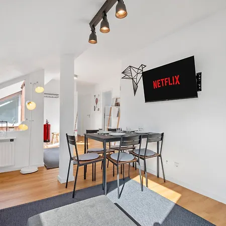 Backhome - Business&family - Parken, 3-zimmer, Smarttv, Balkon, Waschmaschine, Ruhige Stadtrand-lage, Netflix, 60qm, 24h Checkin Ludwigsburg