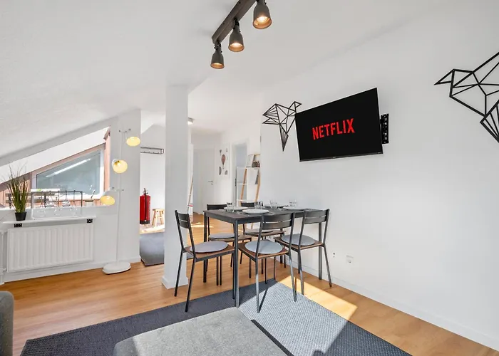 Backhome - Business&family - Parken, 3-zimmer, Smarttv, Balkon, Waschmaschine, Ruhige Stadtrand-lage, Netflix, 60qm, 24h Checkin Ludwigsburg